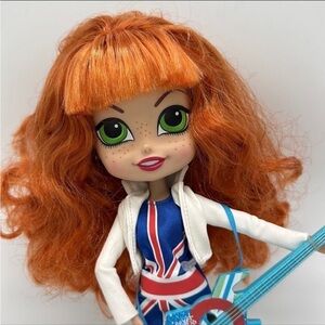 The Beatrix Girls Doll London Tour Premium Pack Lark Doll